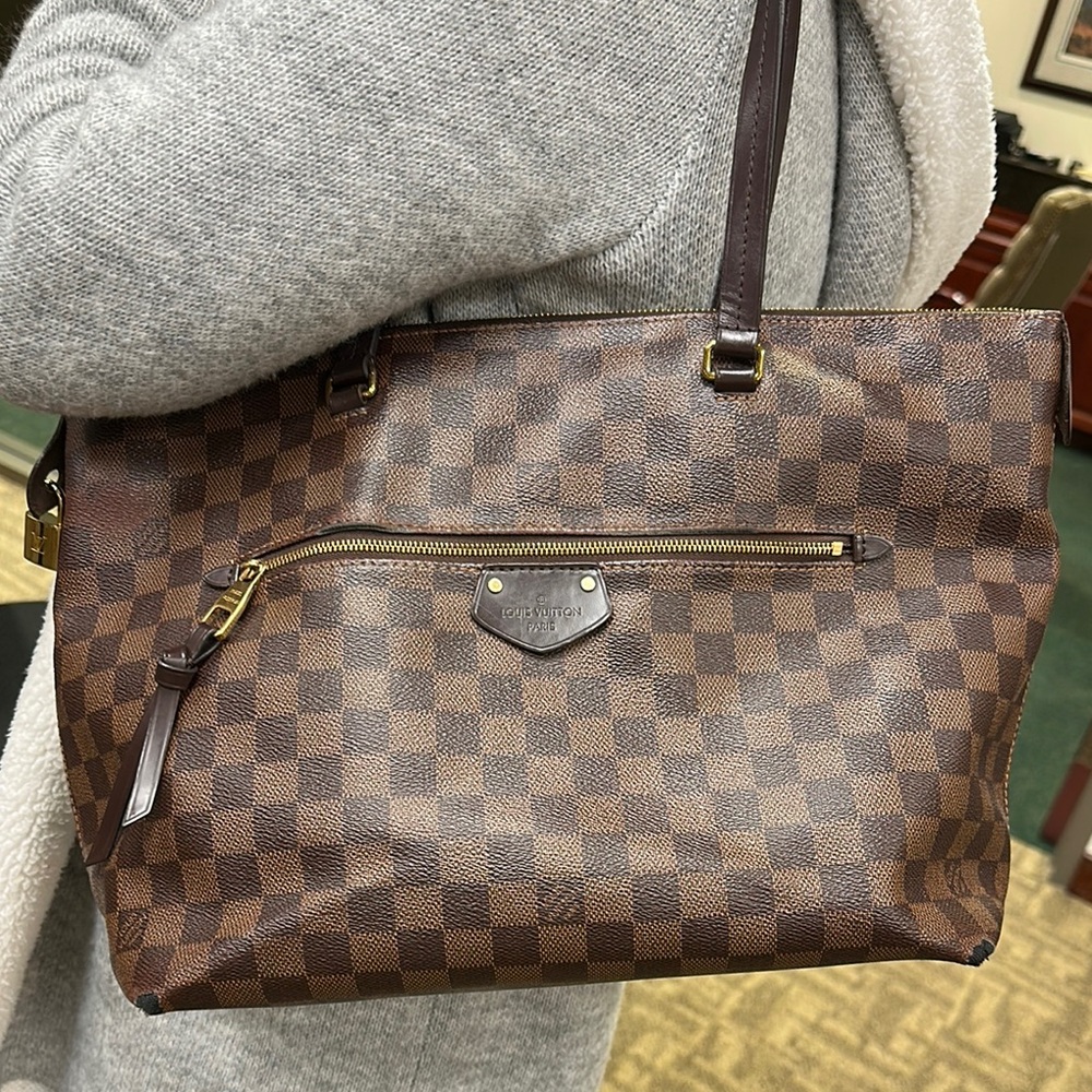 Louis Vuitton Iena MM D. EBE